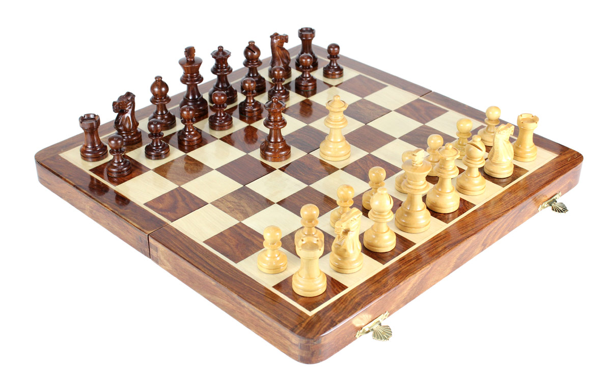 16" Folding chess board. King Height - 3" (76 mm) King Base - 1.26" (32 mm)
